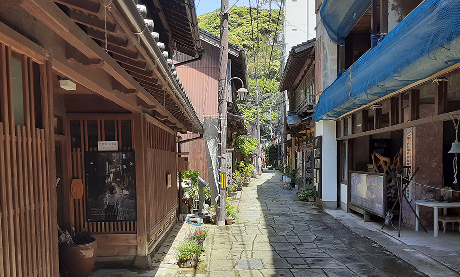 青石畳み通り